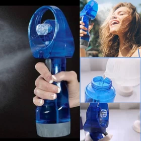 مروحة يدوية مع رشاش مياه