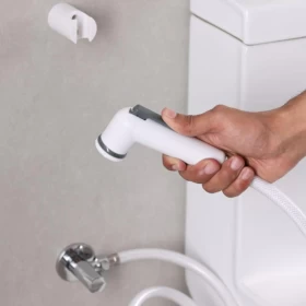 طقم تنظيف الحمامات V.MAX MODI - صنبور شطاف أبيض | بخاخ ABS متعدد الاستخدامات