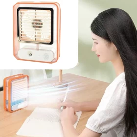 مروحة مكتبية صغيرة مع رذاذ ماء وإضاءة LED – قابلة للشحن USB
